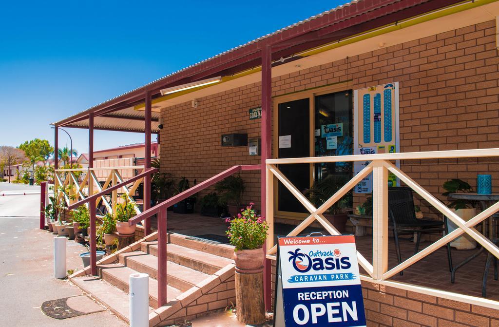 Outback Oasis Caravan Park Carnarvon Buitenkant foto